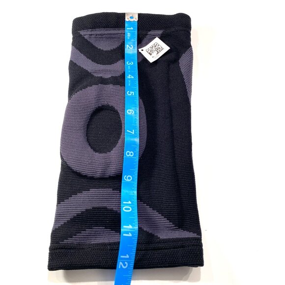 Vive Stabilizing Knee Sleeve, Size Medium in Black and Gray with compression - Picture 9 of 10